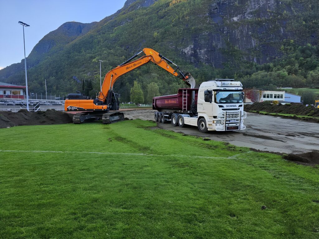 515503033_1227135759219889_8726359730336709061_n (1)